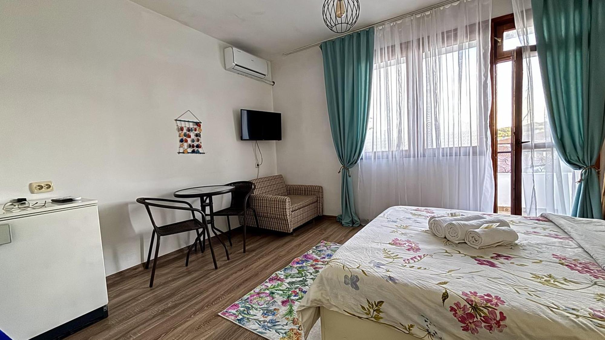 Guest House Hei Taka Созополь Экстерьер фото